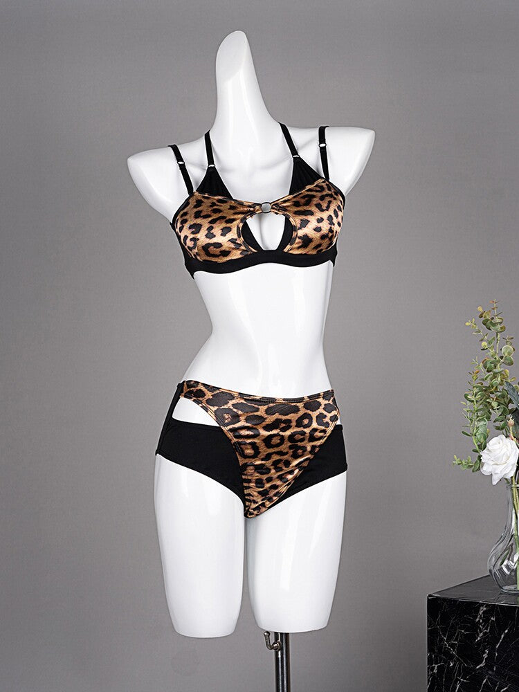 Ensemble Pole Dance - Tiger's Eye