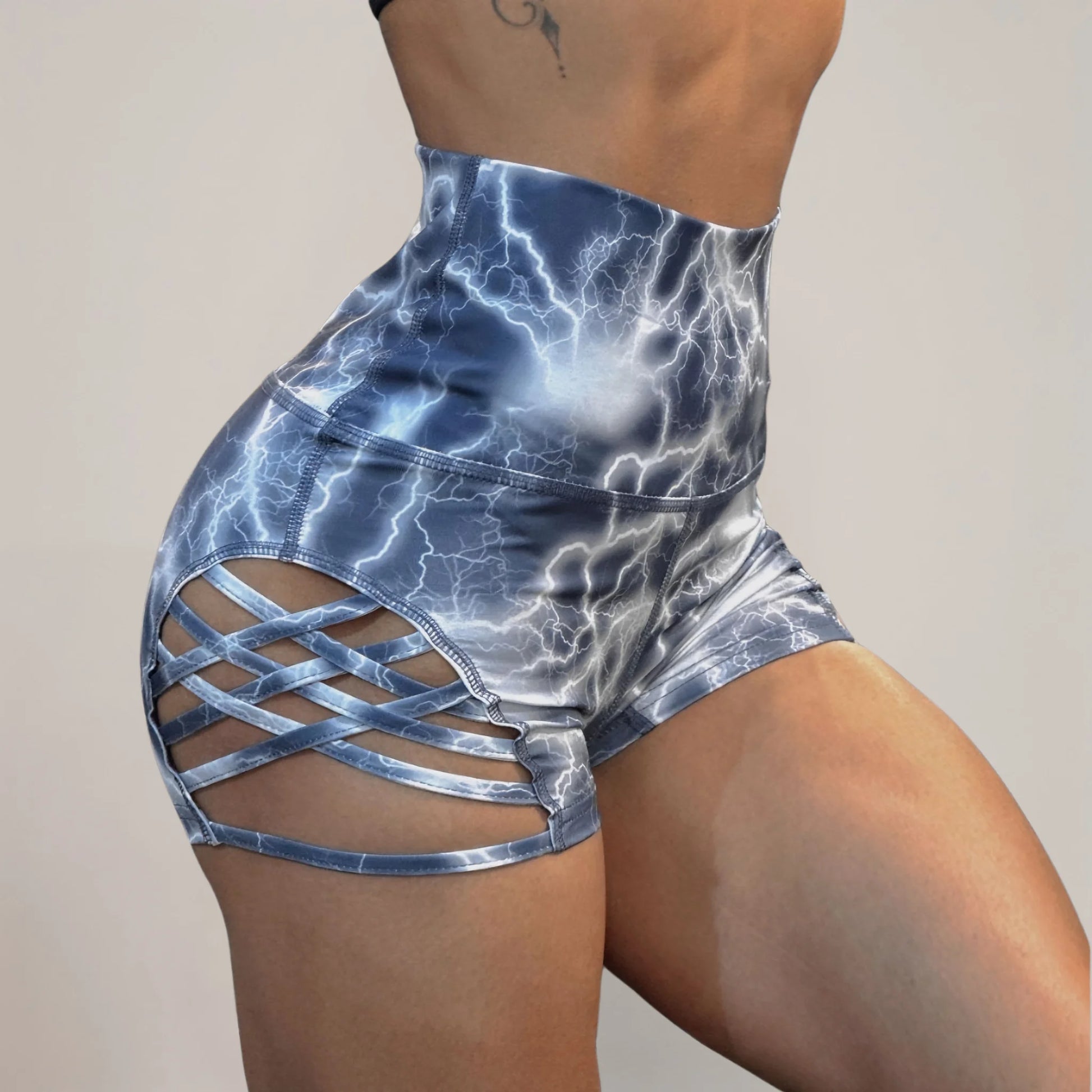 Femme portant un short de Pole Dance